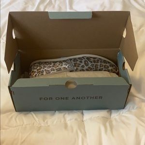 Silver Glitter Cheetah Print TOMS